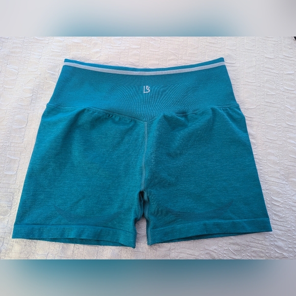 ⭐*New w/o Tags!* BuffBunny BBL Shorts in Aqua Dream - Not Available Online - Picture 6 of 8
